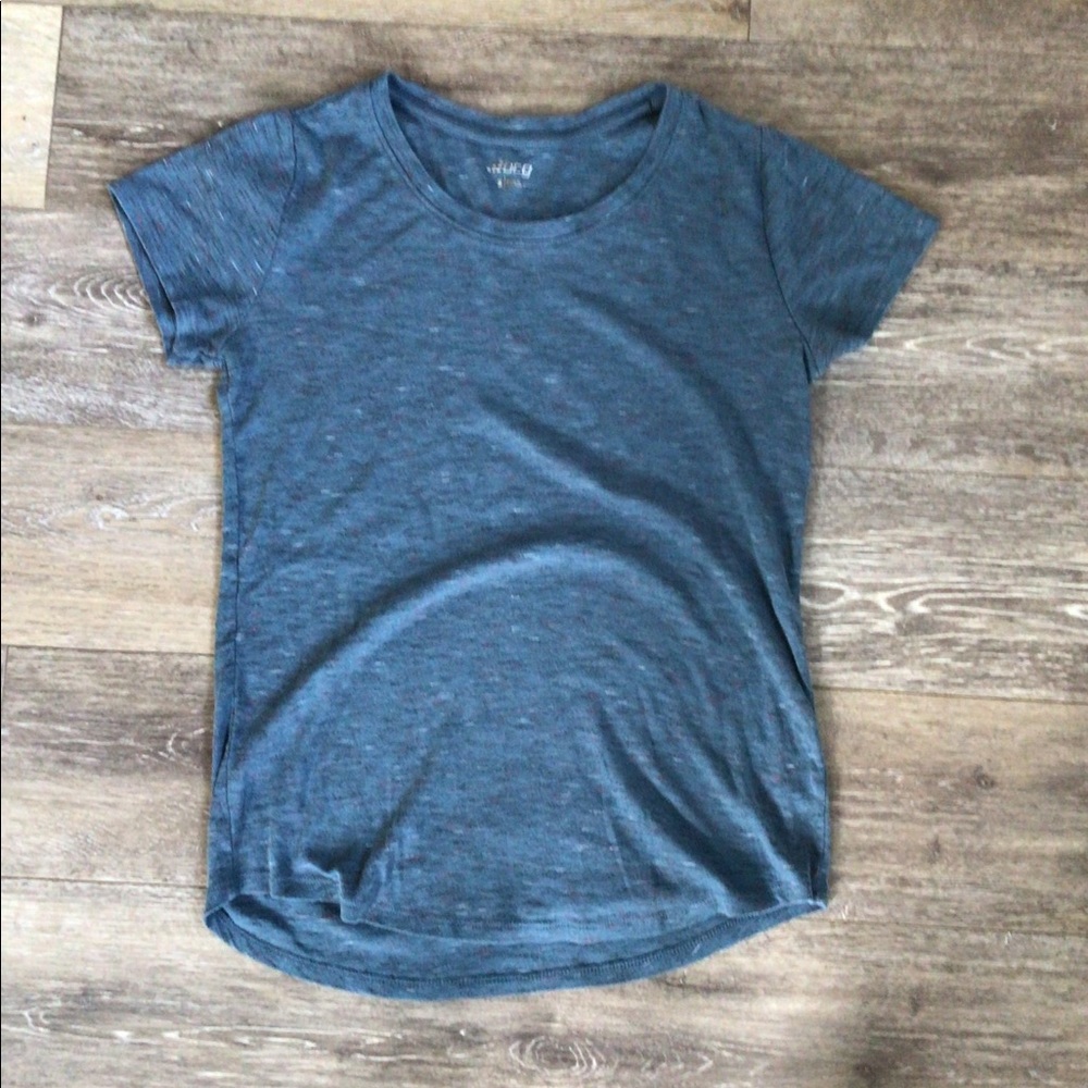 Blue Heather Women’s T-shirt Size Small